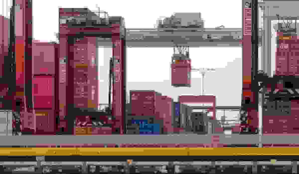 کاهش تجارت جهانی کالاها با پایان پیش‌خرید تعرفه‌ای