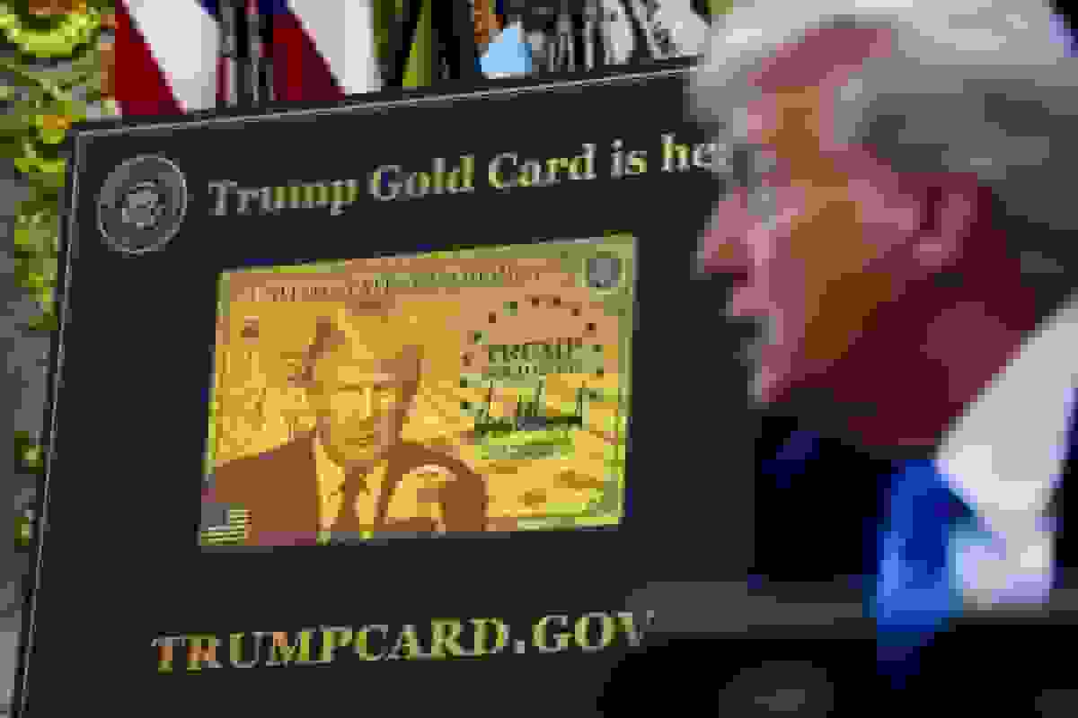 ایالات متحده علیه ترامپ به دلیل تعرفه ۱۰۰ هزار دلاری ویزای H-1B شکایت می‌کند