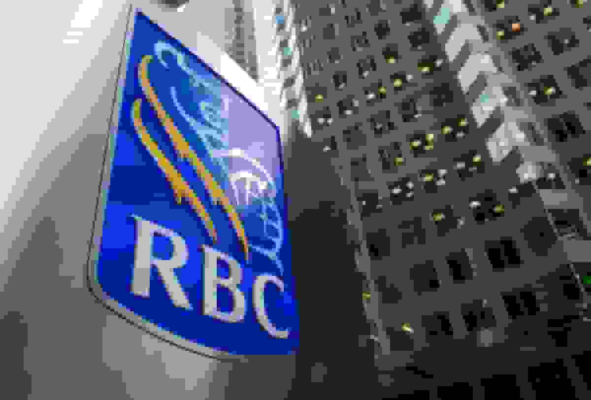 بانک سلطنتی کانادا با عملکرد قوی در بازار سرمایه و مدیریت ثروت از پیش‌بینی‌ها فراتر رفت