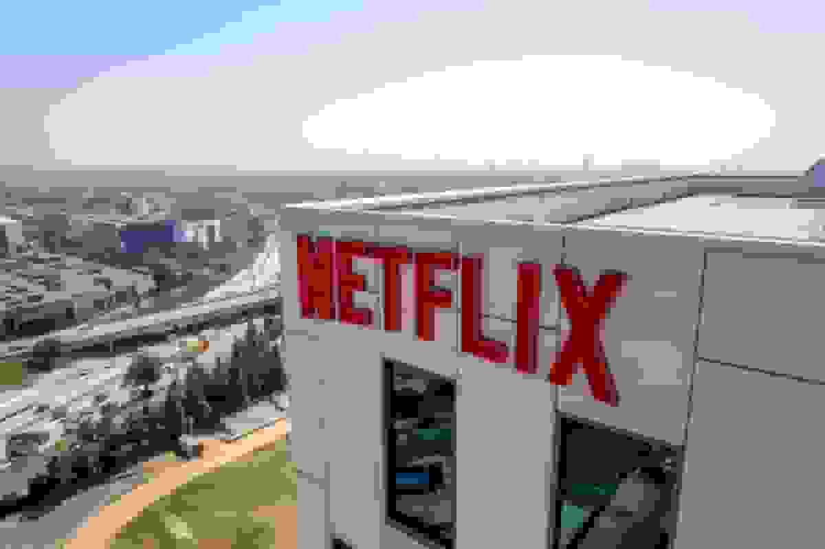 پیشنهاد خرید نتفلیکس به شرکت وارنر برادرز شامل اکران در سینماها خواهد بود