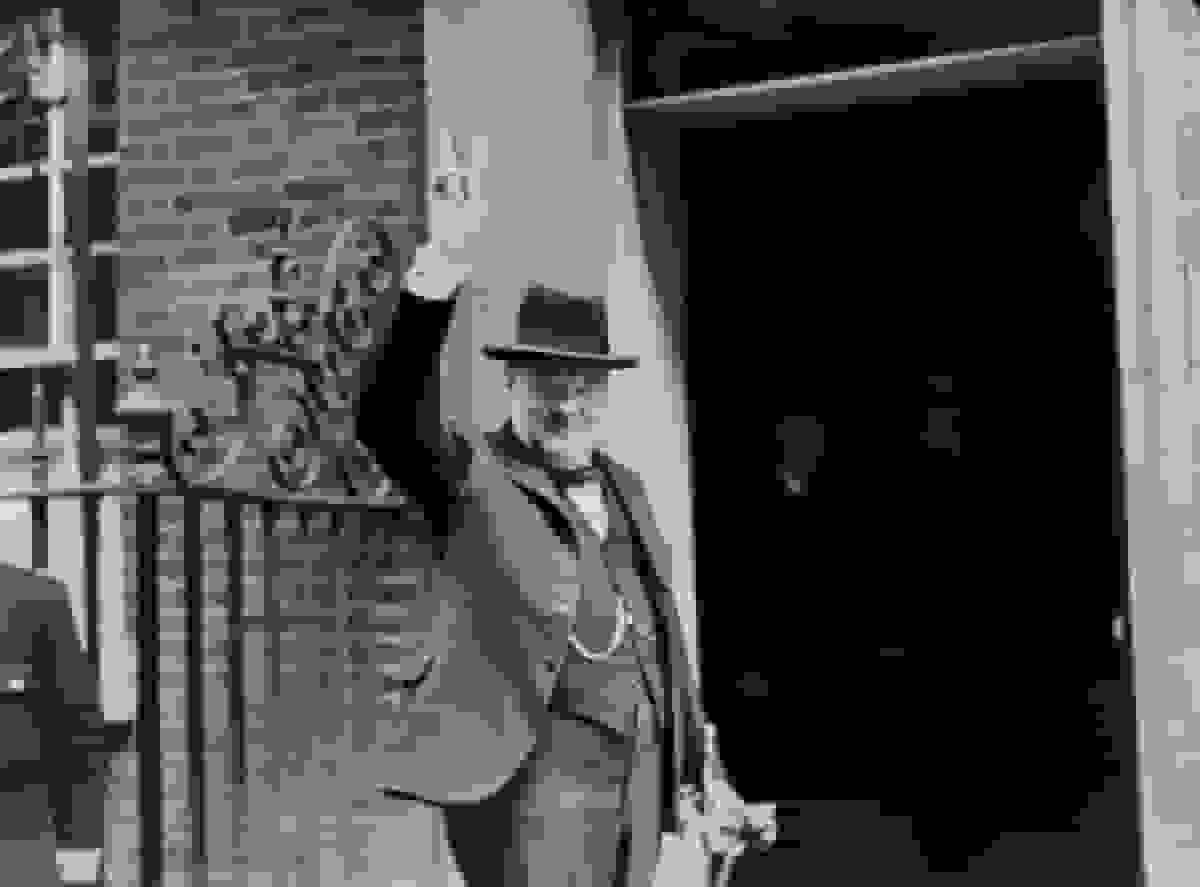 چرچیل: تجسم نظریه نعل اسبی در سیاست