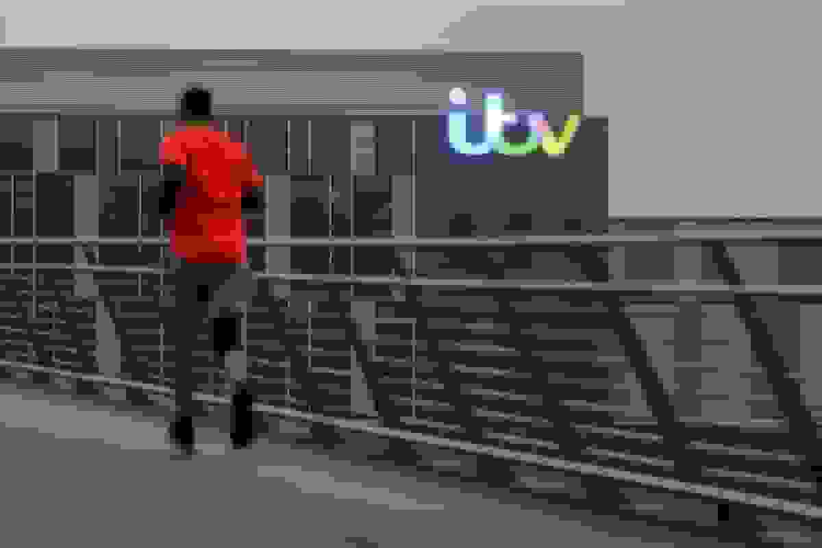 جنون ادغام و خرید رسانه‌ها به بریتانیا می‌آید