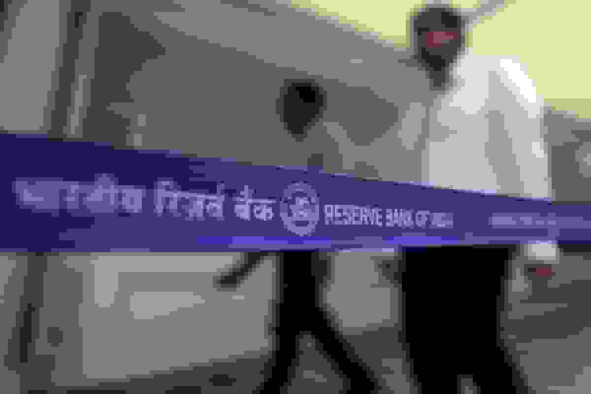 درخواست بانک‌ها به بانک مرکزی هند برای کنترل هزینه‌های پوشش ریسک ارزی