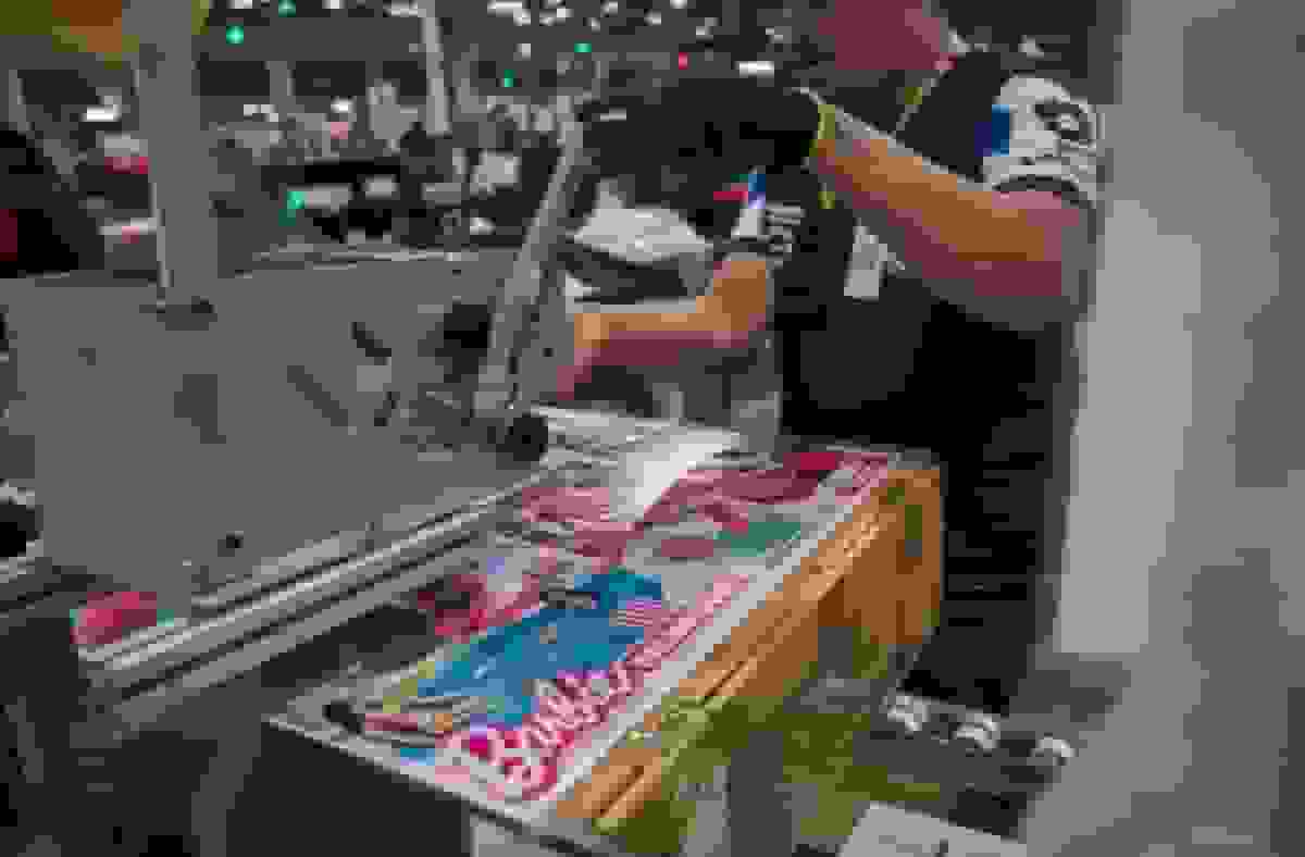 افت سهام متل به دلیل تاخیر در سفارشات کریسمس ناشی از عدم قطعیت تعرفهها