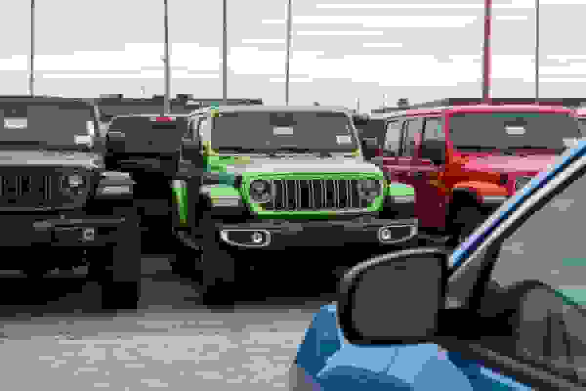 فروش خودرو باعث حفظ ثبات بازار خرده‌فروشی کانادا در جنگ تجاری با آمریکا