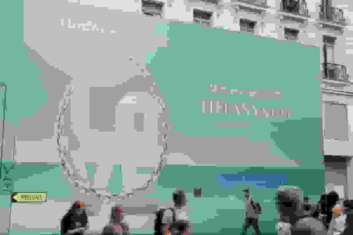 تیفانی و کارتیه در جنگ جواهرات با کیف‌های دستی می‌جنگند