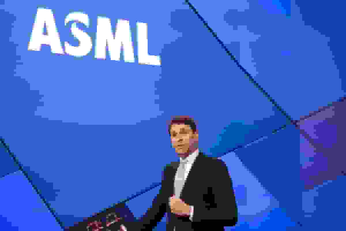 سهام ASML پس از ثبت سفارش‌های بی‌سابقه و کاهش نیرو به بالاترین حد تاریخ صعود کرد