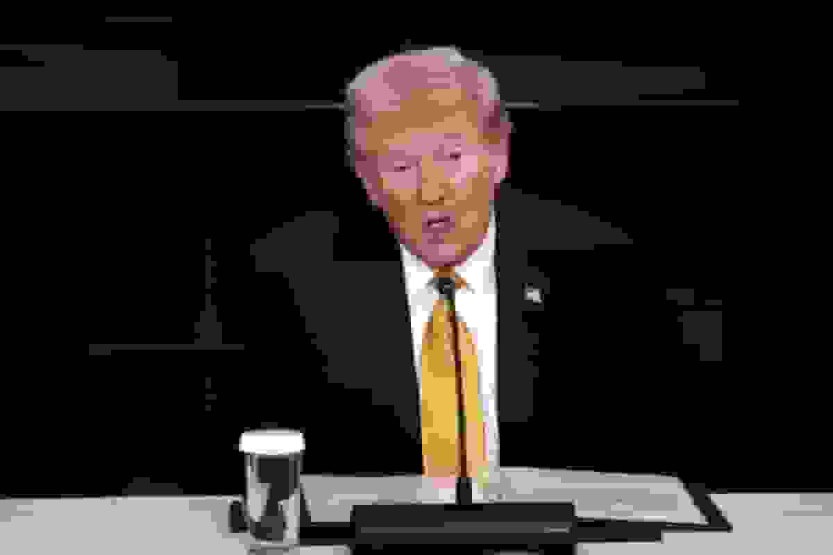 ترامپ از برنامههای حمله زمینی پس از حملات به قاچاقچیان مواد مخدر خبر داد