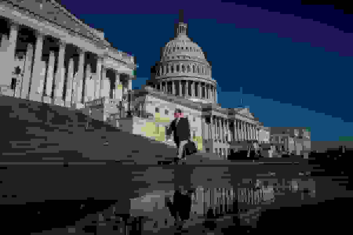 دادگاه عالی آمریکا محدودیت کمک‌های غذایی ترامپ را موقتاً اجازه داد