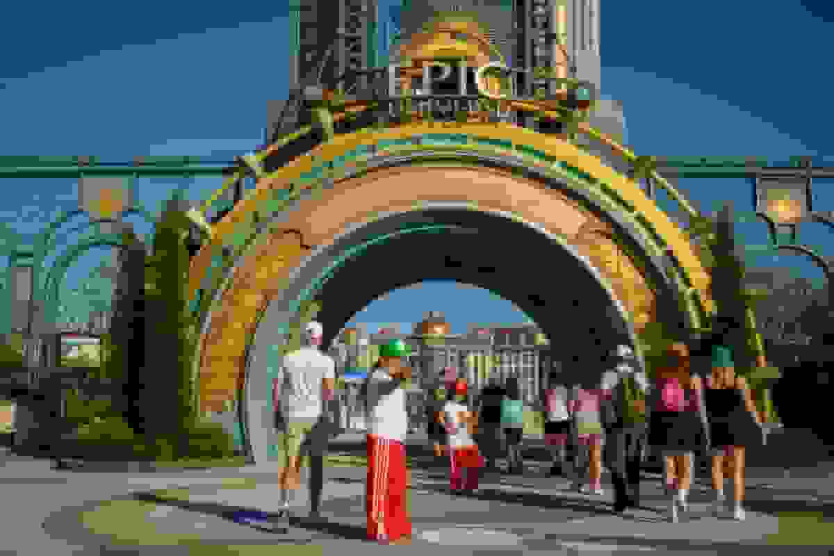 ارزش‌گذاری ۸۱ میلیارد دلاری کومکست برای واحد رسانه‌ای خود در پیشنهاد ادغام با وارنر برادرز