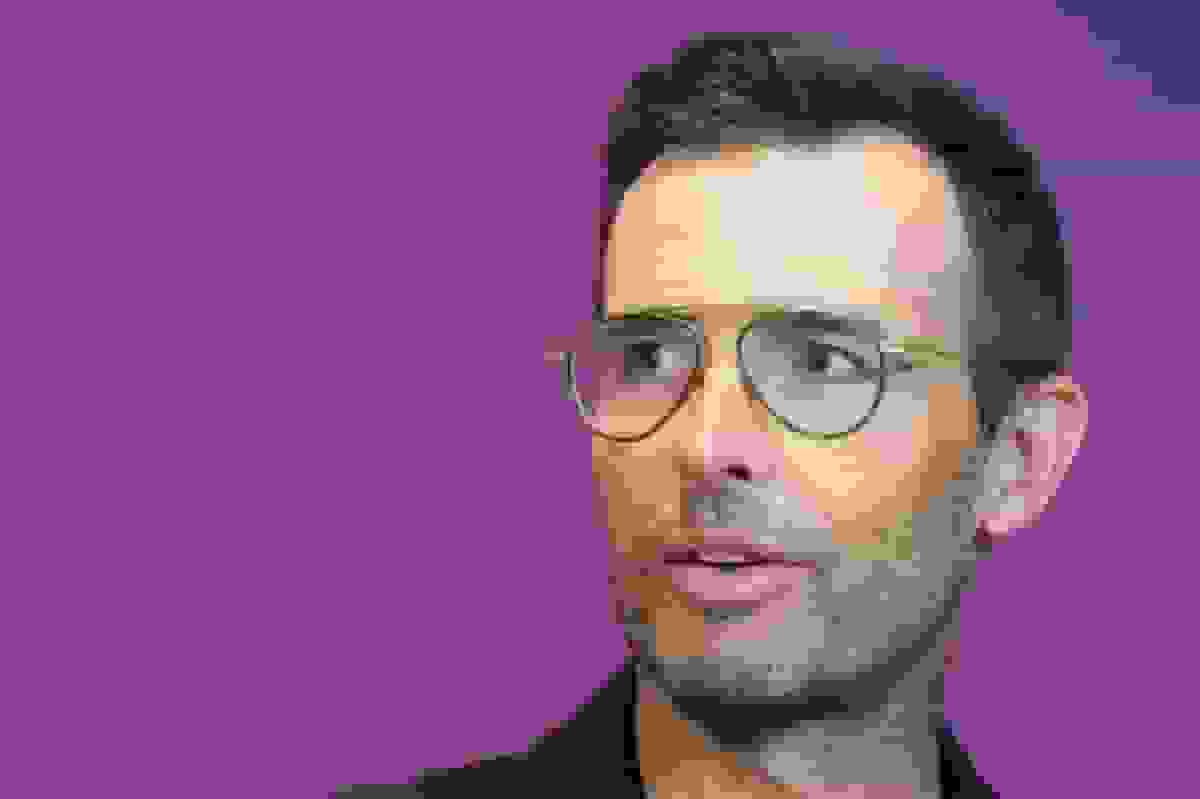 رئیس‌جمهور لولولمون با فشار فزاینده مواجه شد و سپس تبلیغ حمله‌ای ظاهر شد