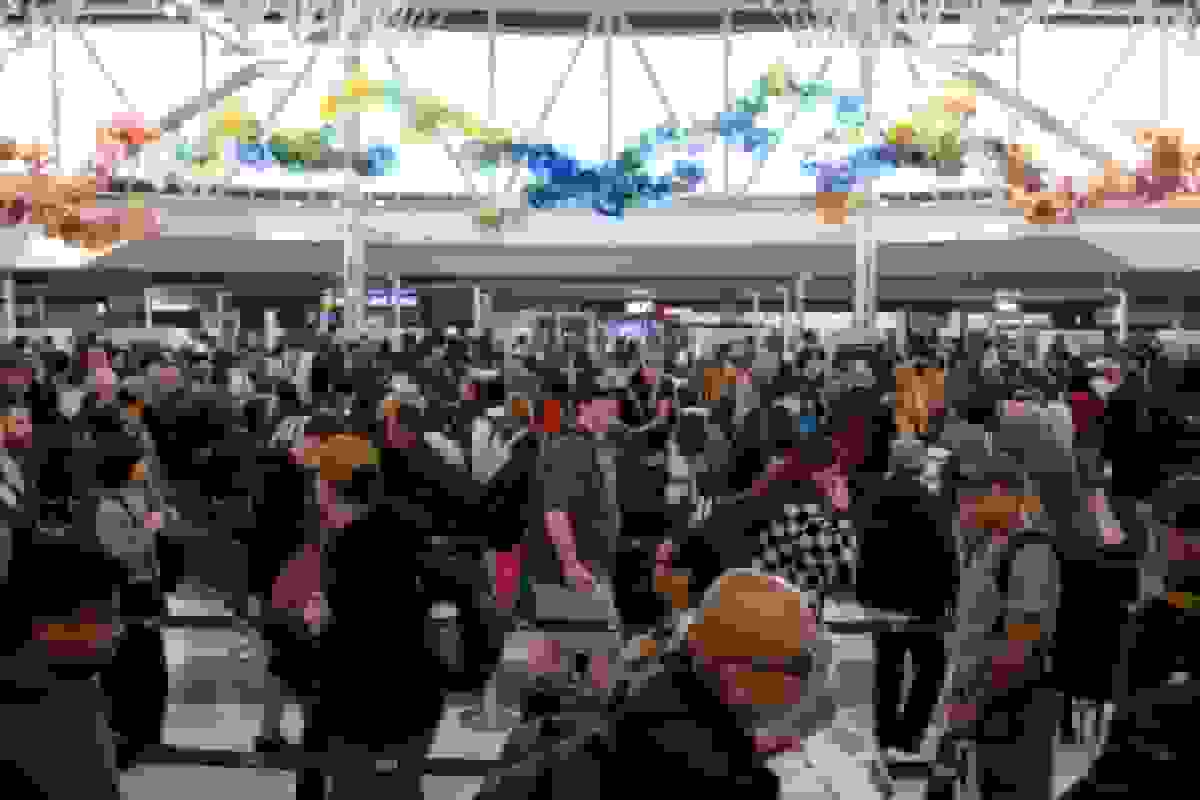 آمریکا قصد دارد یک هفته پس از پایان تعطیلی دولت، کاهش پروازها را لغو کند