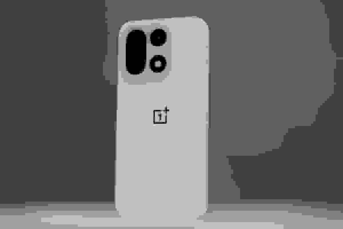 تأخیر در عرضه گوشی OnePlus 15 به دلیل تعطیلی دولت آمریکا