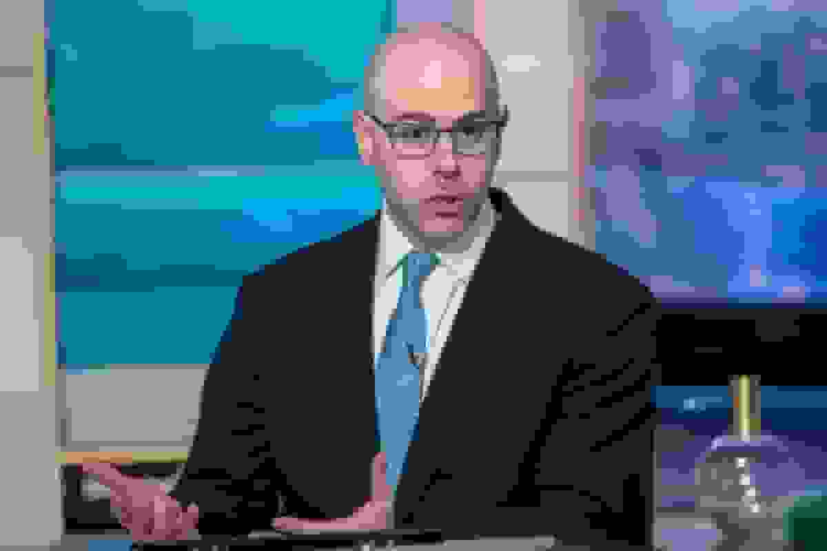 فدرال رزرو ریسک رکود اقتصادی را بدون کاهش بیشتر نرخ بهره هشدار داد