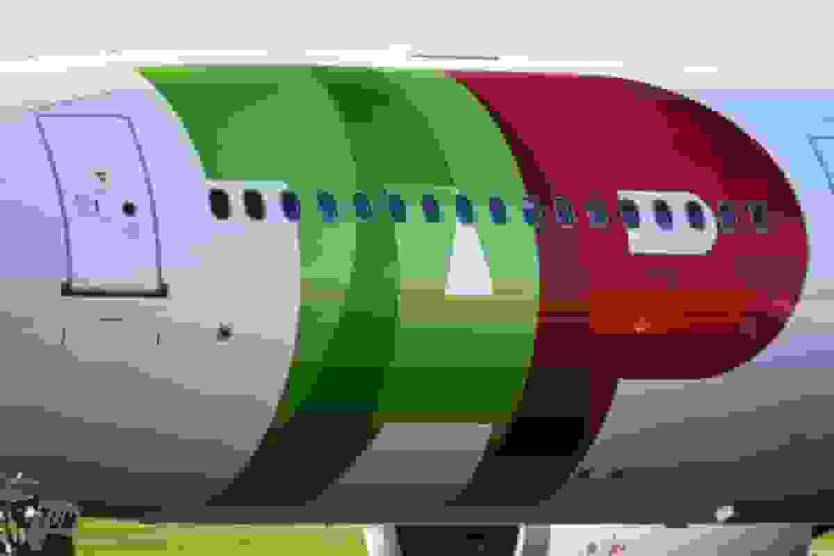 مالک بریتیش ایرویز چالش سرمایه‌گذاری اقلیت در خطوط هوایی تAP را بررسی می‌کند