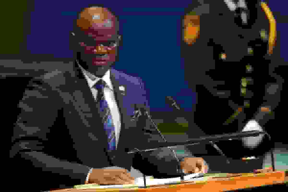 گابن قراردادهای معدن‌کاری را در حین گفت‌وگو با صندوق بین‌المللی پول ممیزی می‌کند