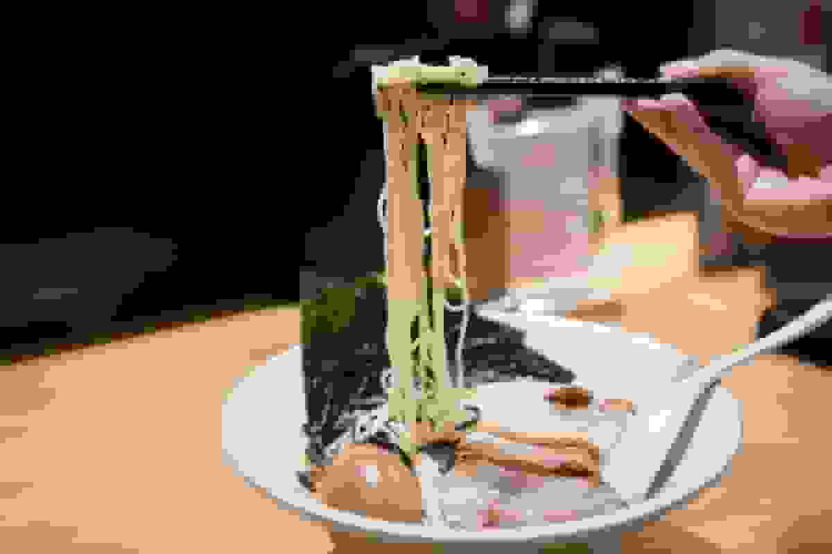 چگونه یک کاسه رامن باید ژاپنی باشد؟