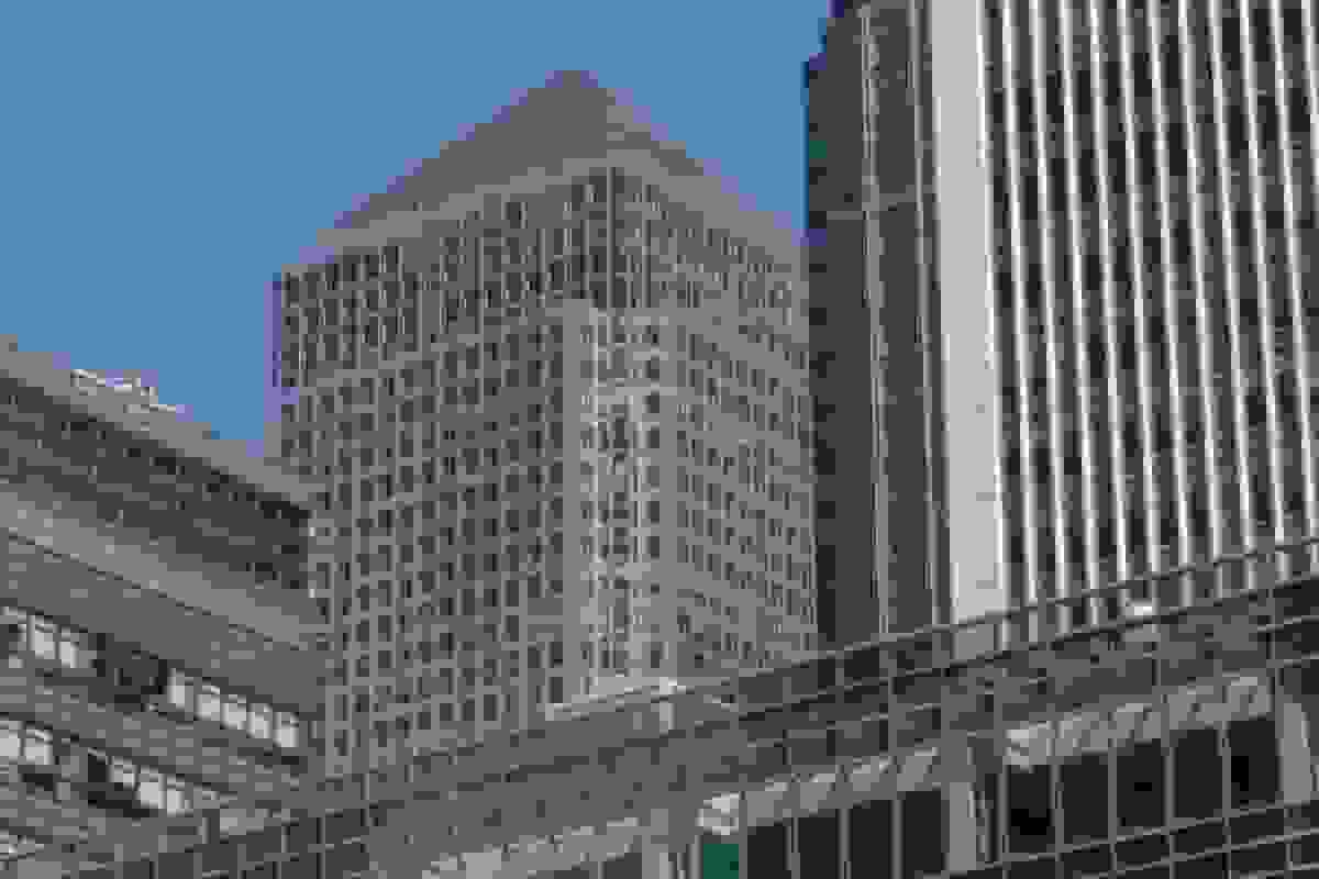 ویزا دفتر مرکزی اروپا را به کانری وارف لندن منتقل می‌کند