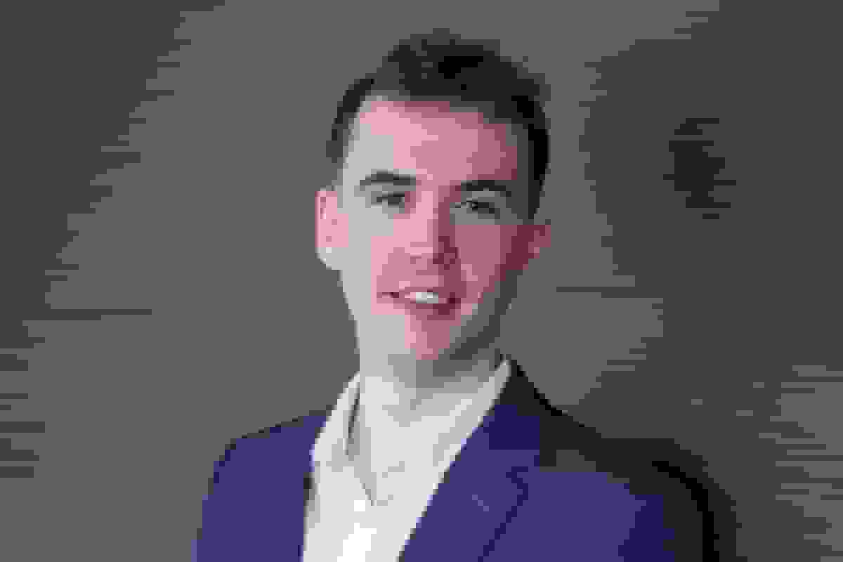 تحلیلگر ۲۶ ساله ای که وال استریت را در مورد فیسرور شکست داد