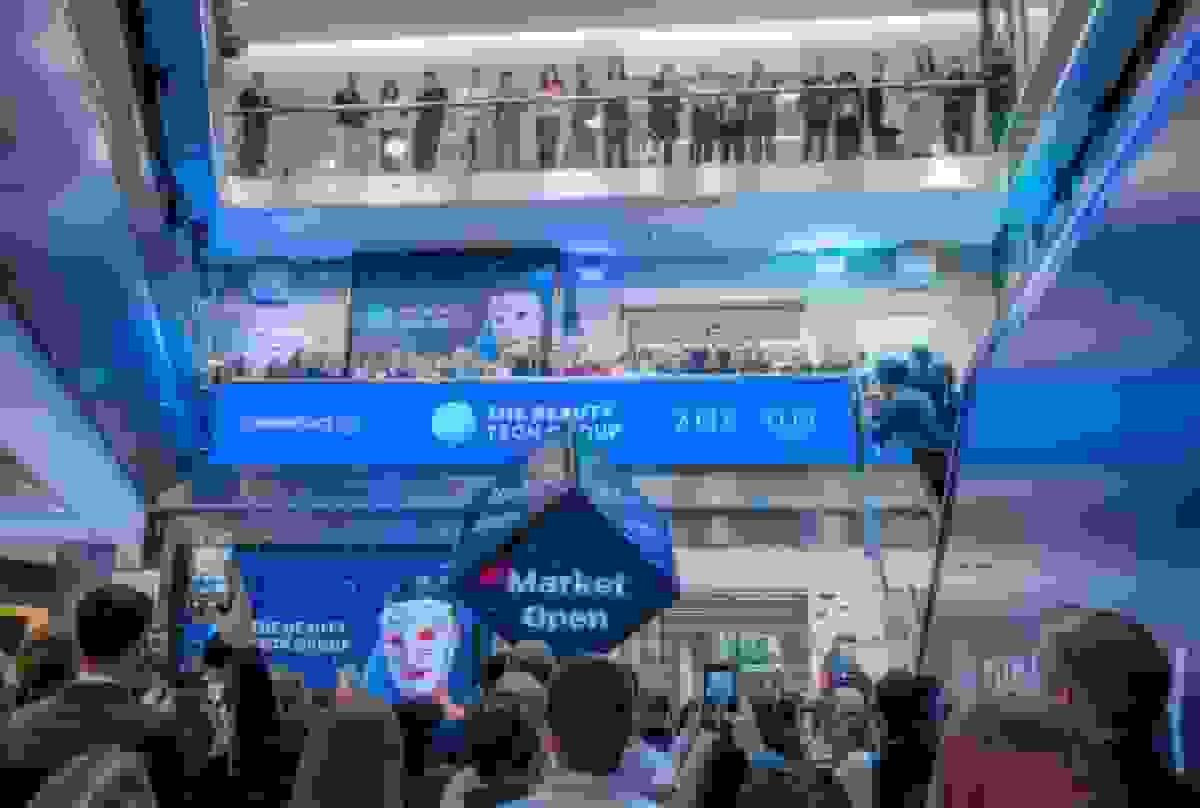 چرا بازار سهام پررونق لندن در رکود است