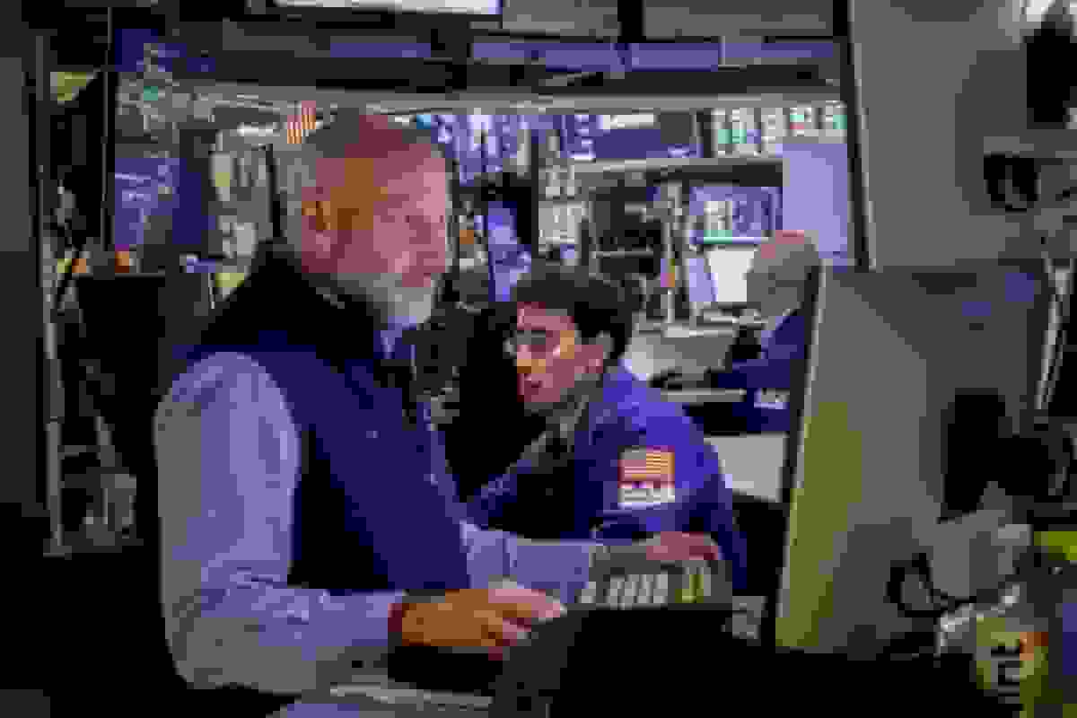 افت شاخص‌های سهام آمریکا با نگرانی‌های جدید از ارزش‌گذاری فناوری و بازار کار