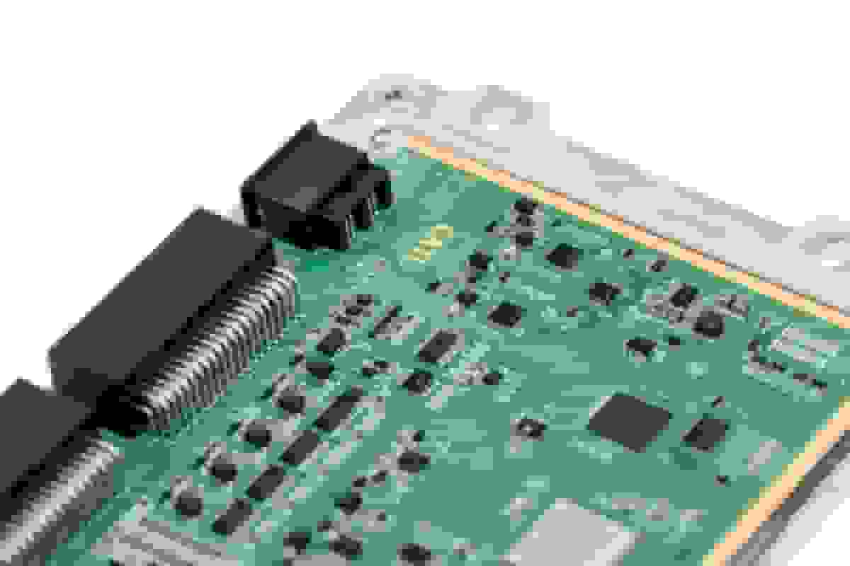 سقوط سهام CATL در پی فروش سهام و نظارت‌های آمریکا
