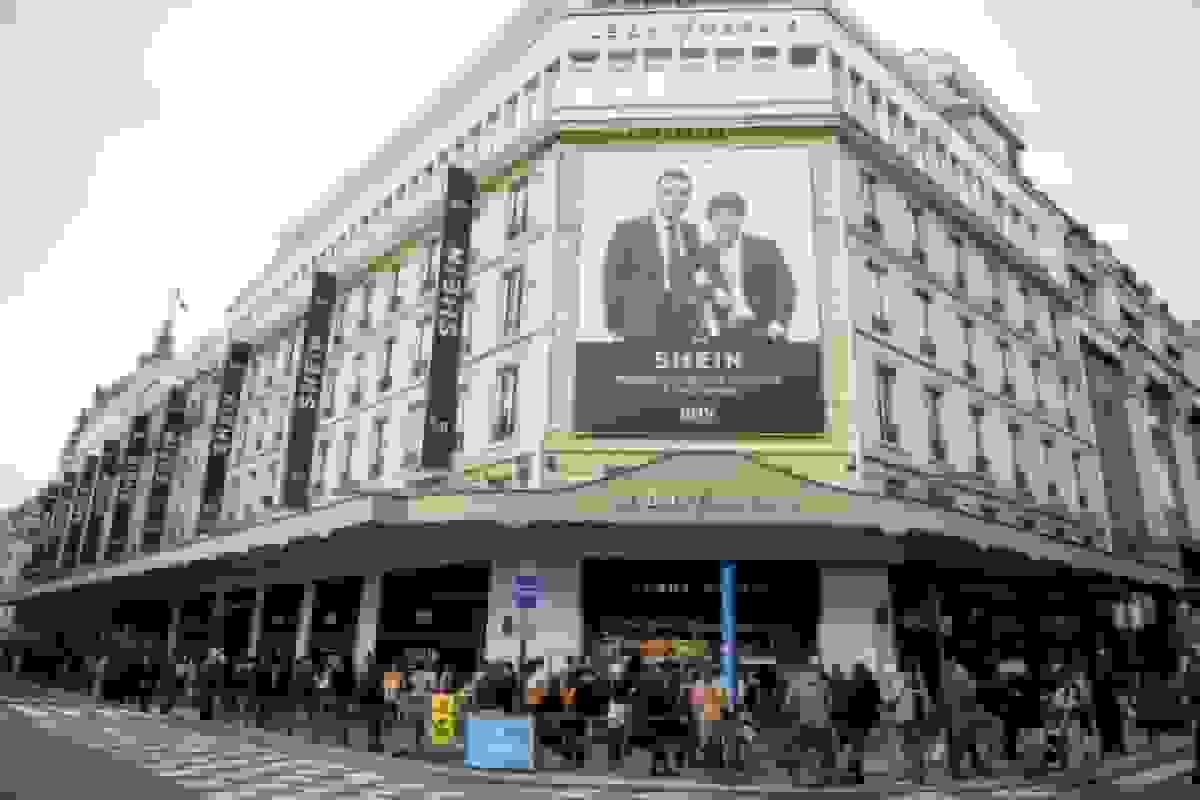 شین با تعلیق دولت فرانسه مواجه می‌شود در حالی که اولین فروشگاه خود را در پاریس افتتاح می‌کند