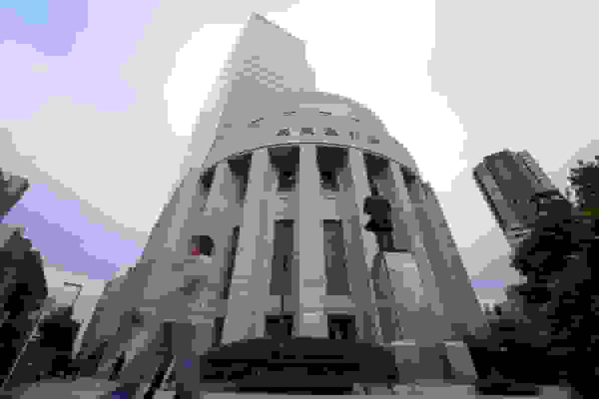 بورس ژاپن برای افزایش نقدشوندگی آتی اوراق قرضه دولتی در پی نوسانات بازار