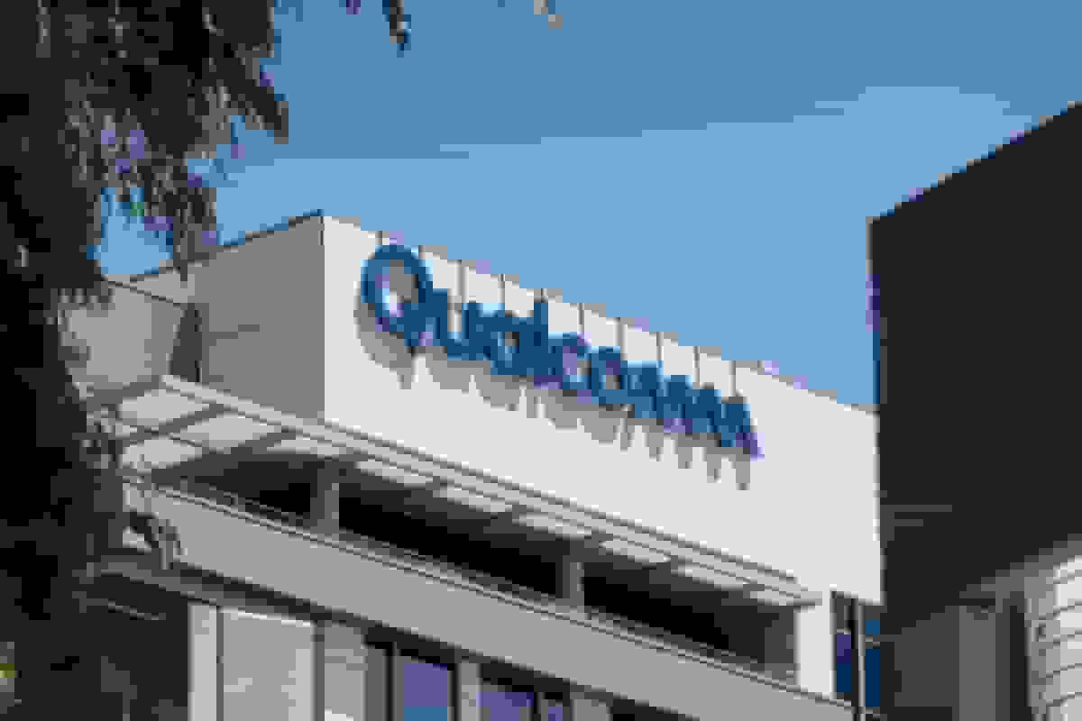 کوالکام پیش‌بینی خوش‌بینانه ارائه داد؛ تغییر مالیاتی هزینه قابل‌توجهی ایجاد کرد