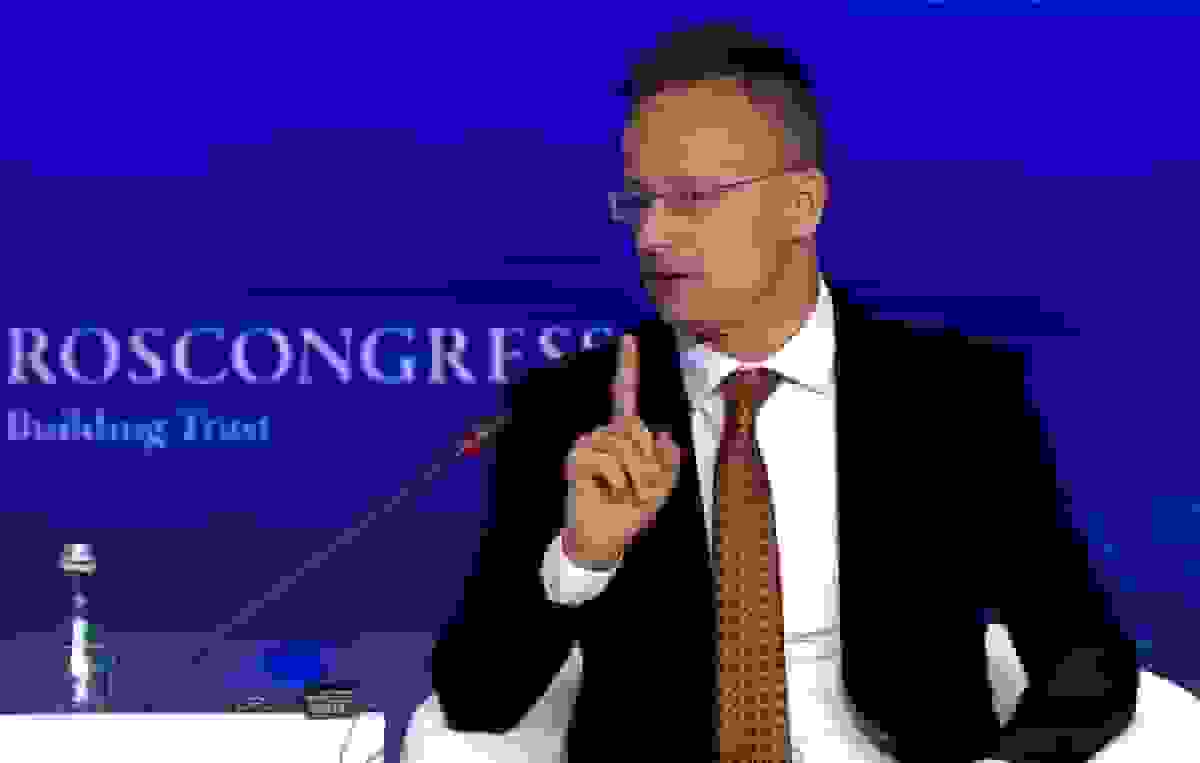 همکاری با روسیه برای مجارستان حیاتی است، سیجارتو می‌گوید