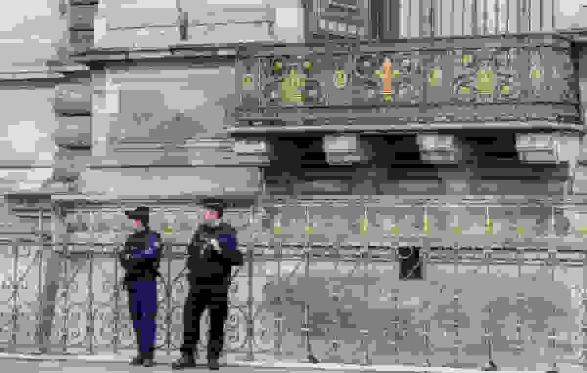 سرقت از موزه لوور: خسارات ۸۸ میلیون یورویی و ادامه تحقیقات