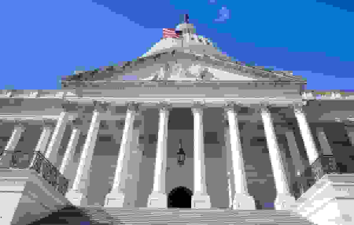 سنای آمریکا لایحه بازگشایی دولت فدرال را تصویب کرد