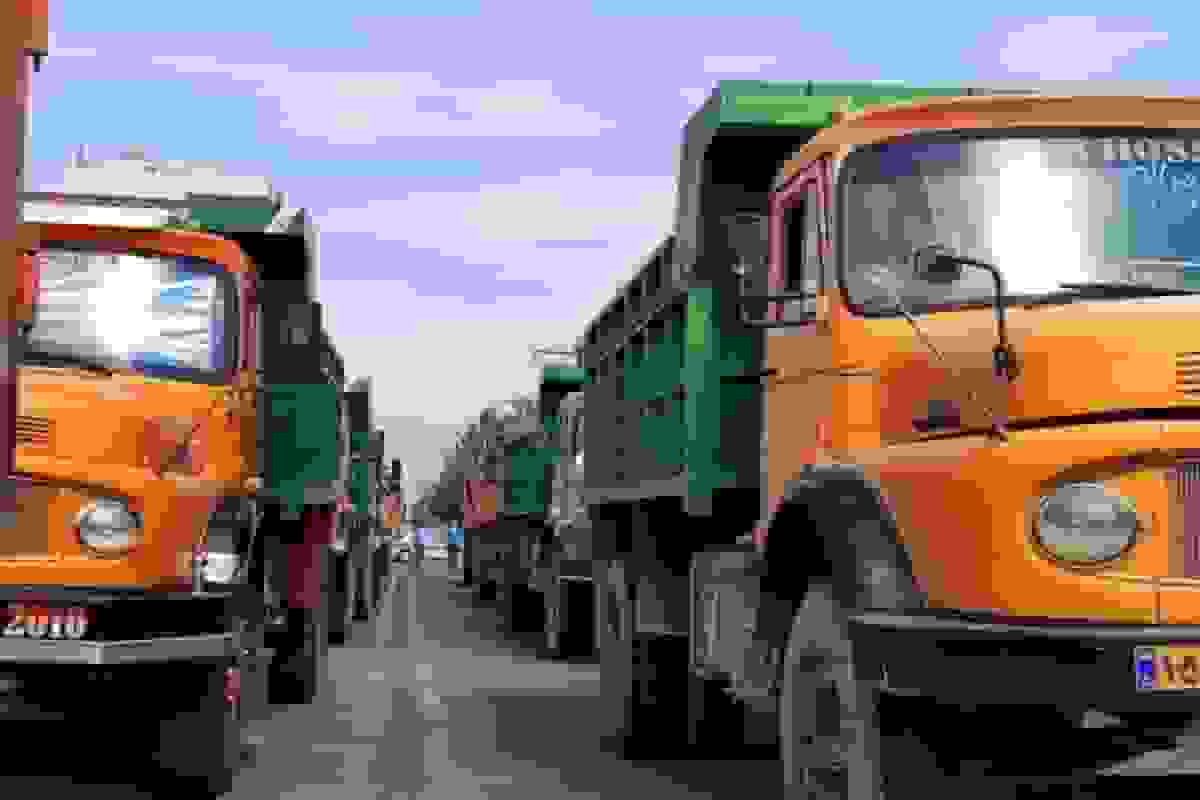 وزیر راه: بدهی دولت به کامیون‌داران پرداخت می‌شود