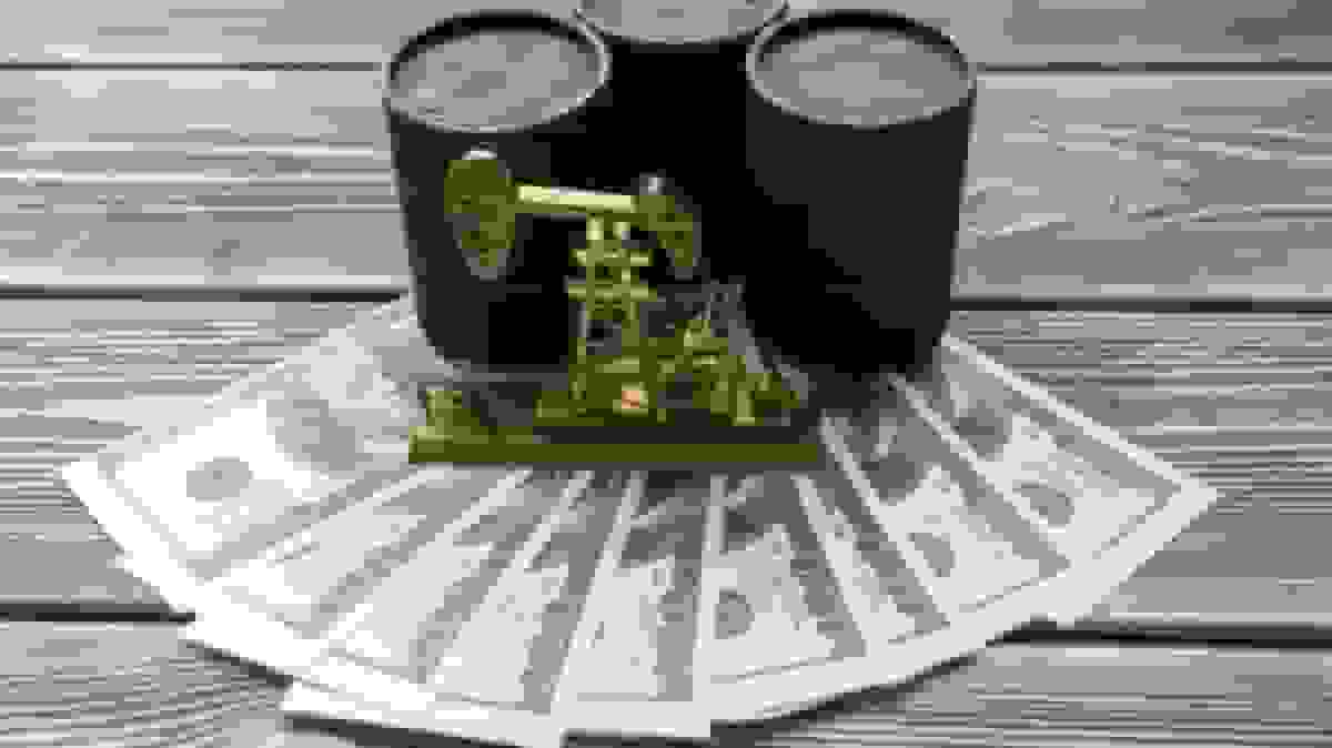 فاصله هفت تا هشت میلیارد دلاری فروش و وصول درآمدهای نفتی