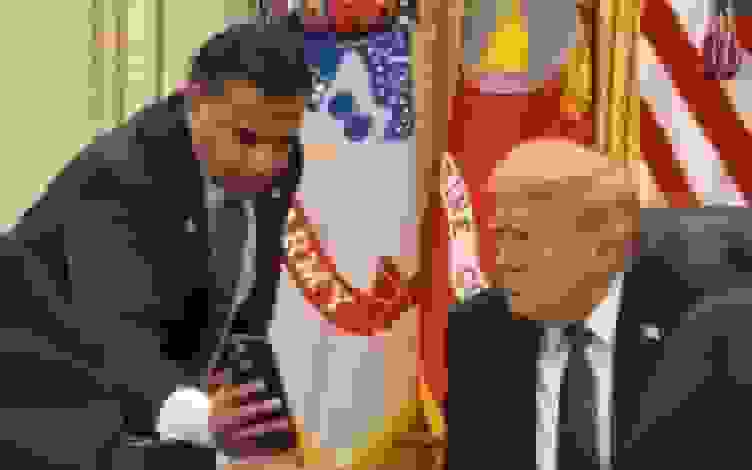 پیام تند نماینده آمریکا به عراق درباره گروه‌های مسلح شیعه و سفر مقامات به تهران