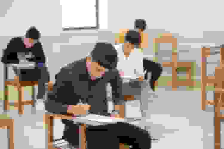 معاون وزیر علوم: امتحانات پایان‌ترم قطعاً حضوری برگزار می‌شوند