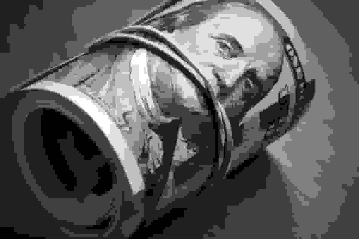 عضو کمیسیون اصل نود: وزارت نفت باید پاسخگوی عدم بازگشت پول فروش نفت باشد