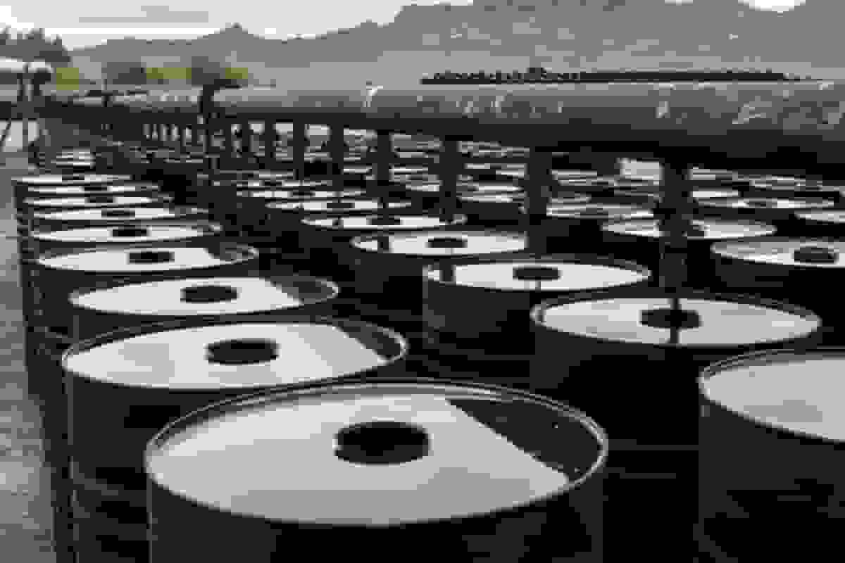 کاهش قیمت نفت پس از تأیید مذاکرات ایران و آمریکا