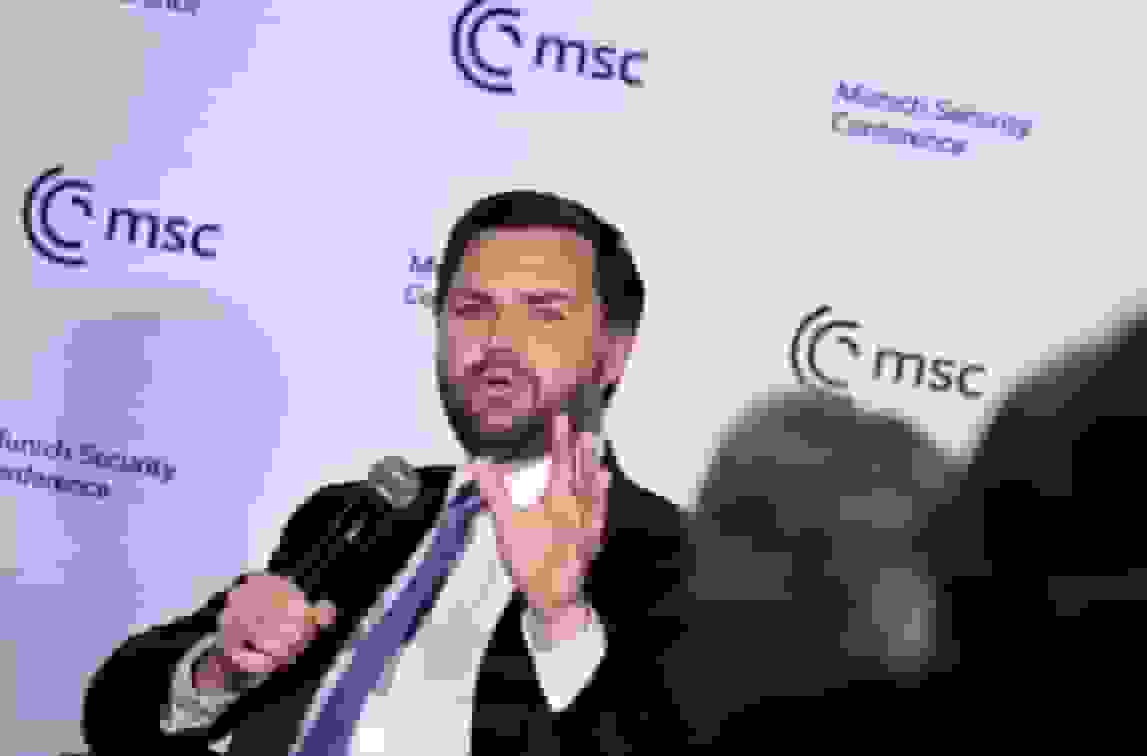 ونس، معاون ترامپ: اگر ایران به سلاح هسته‌ای برسد، عربستان هم مجهز می‌شود