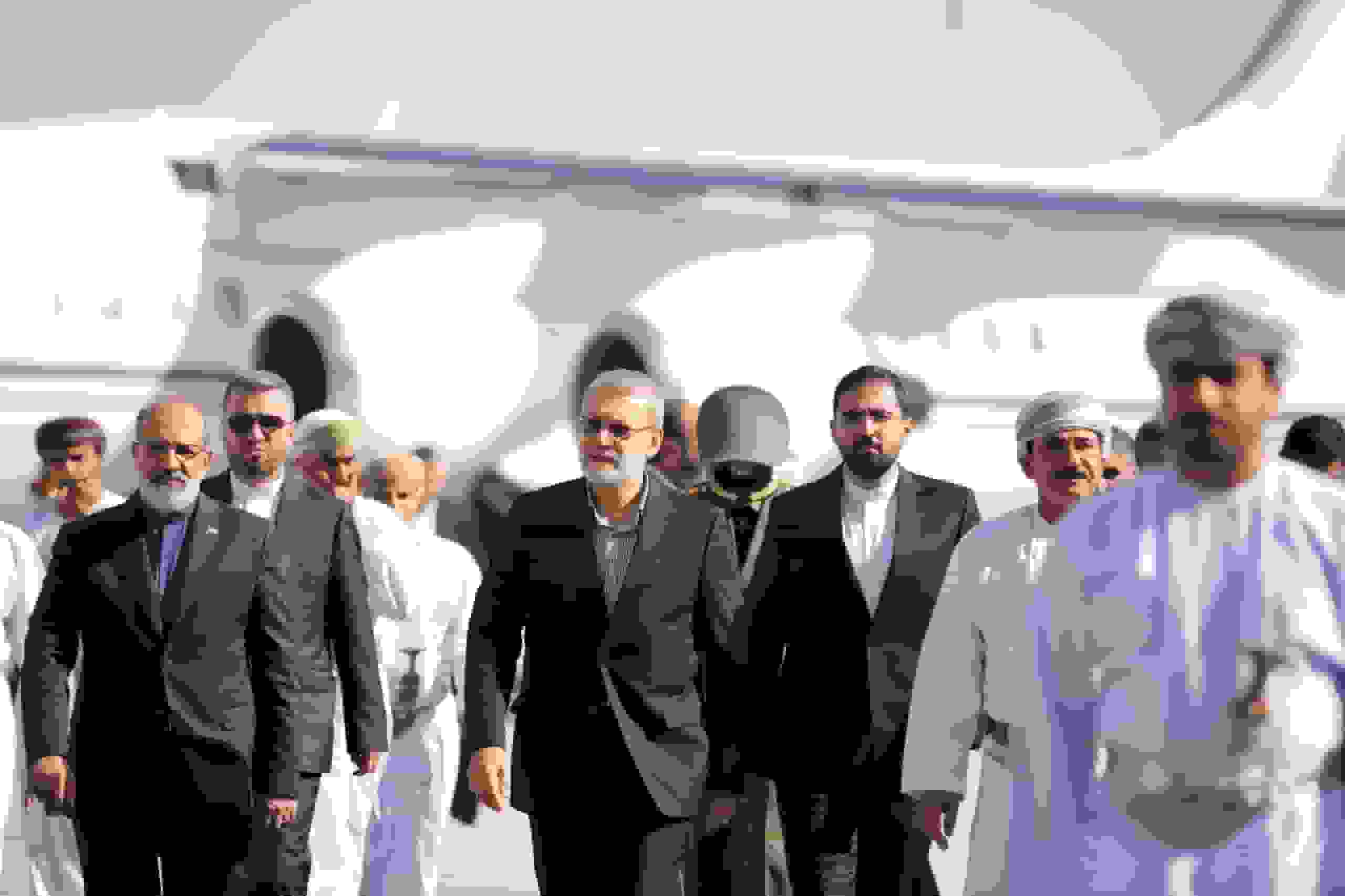 سفر علی لاریجانی به عمان برای انتقال پاسخ ایران به دور اول مذاکرات با آمریکا