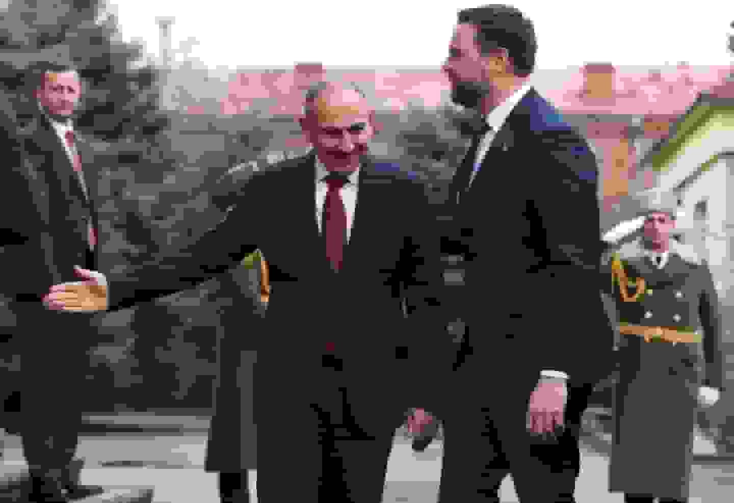 توافق همکاری هسته‌ای غیرنظامی بین آمریکا و ارمنستان در سفر معاون ترامپ