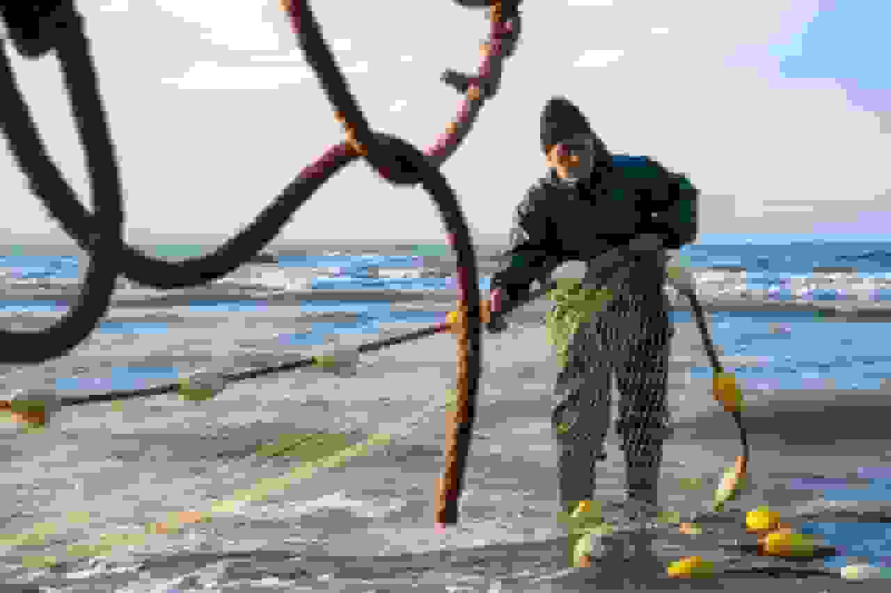 ممنوعیت فعالیت‌های دریایی در خزر به دلیل موج و باد شدید