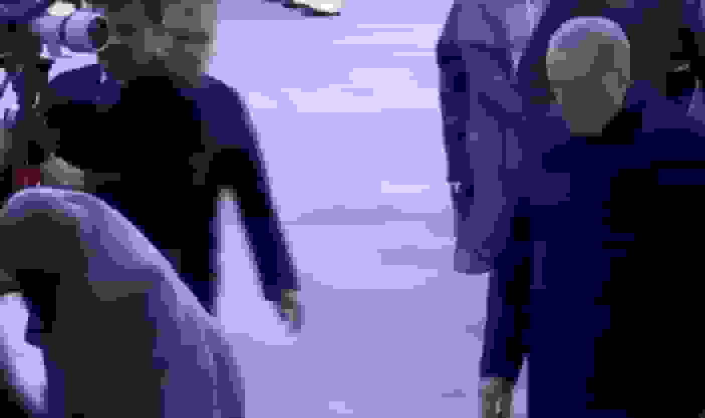 زمین خوردن رئیس‌جمهور نیجریه در دیدار با اردوغان