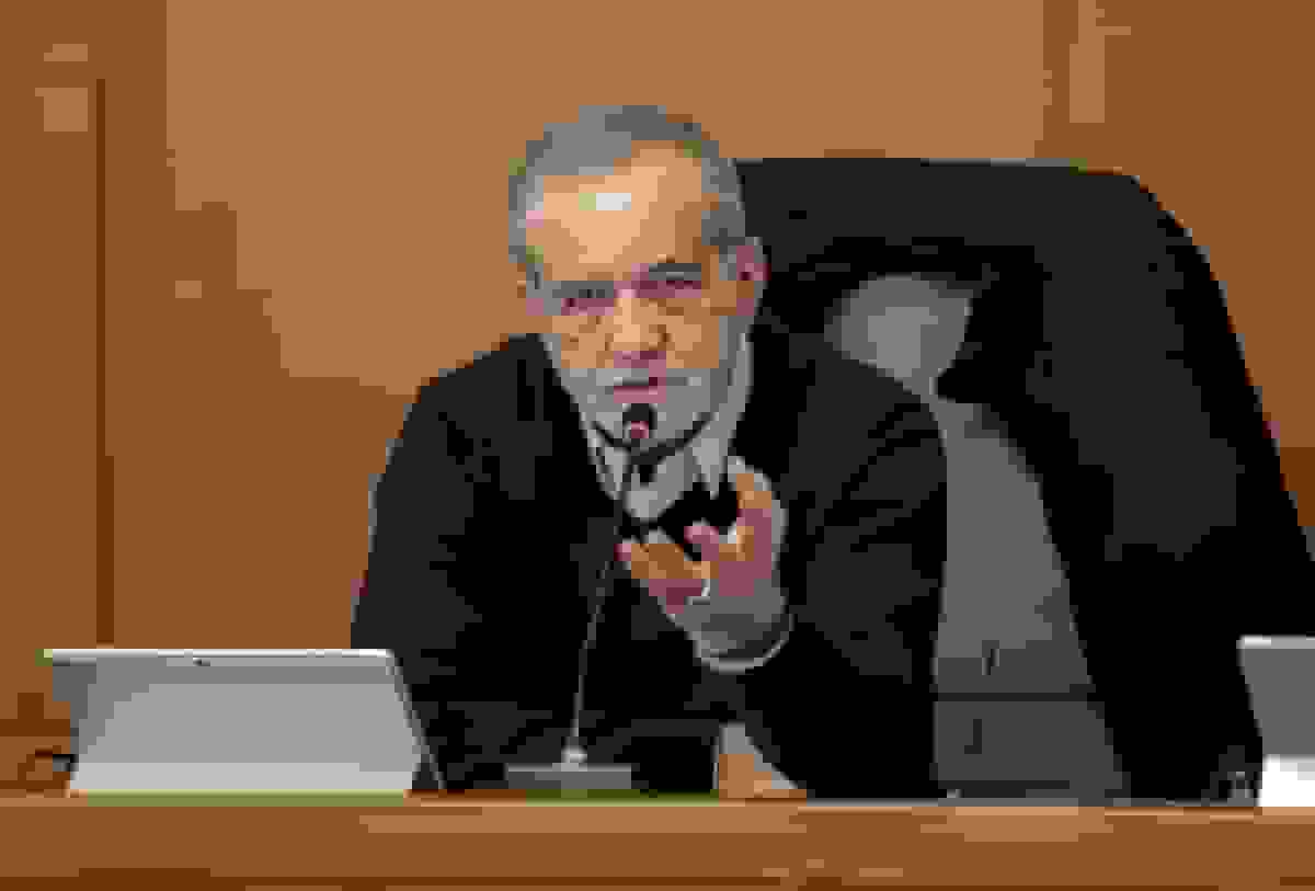 دستور رئیس‌جمهور برای بررسی افزایش قیمت خودرو و پیگیری مسائل خانواده‌های آسیبدیده