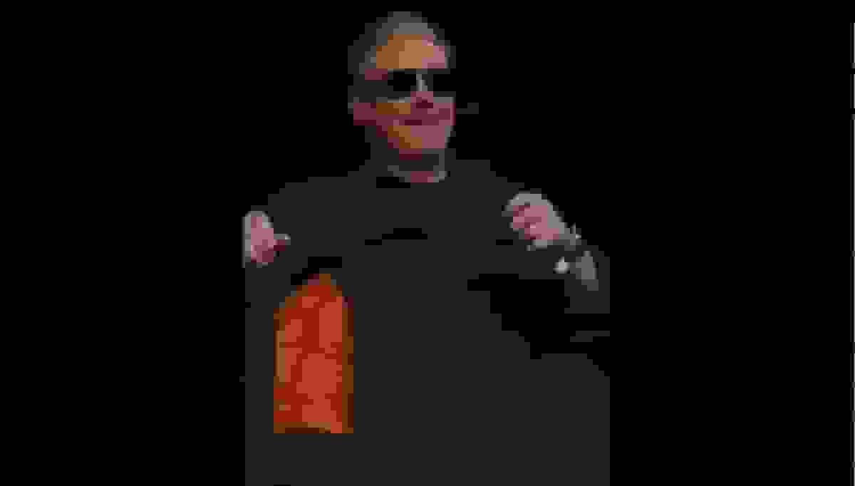 تقلید نخست‌وزیر انگلیس از مکرون با عینک دودی در داووس