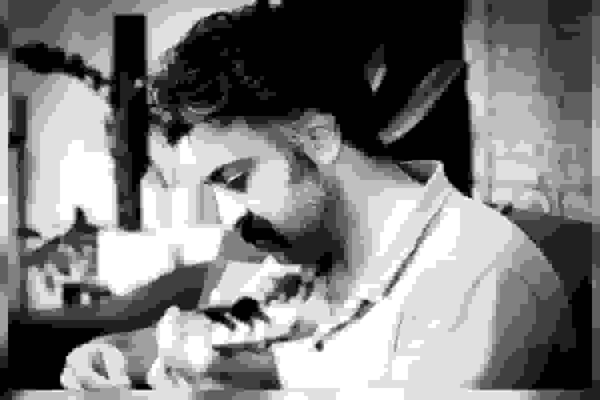 کاوه کلهرنیا نوازنده، تنظیم‌کننده و آهنگساز به دلیل سانحه رانندگی درگذشت