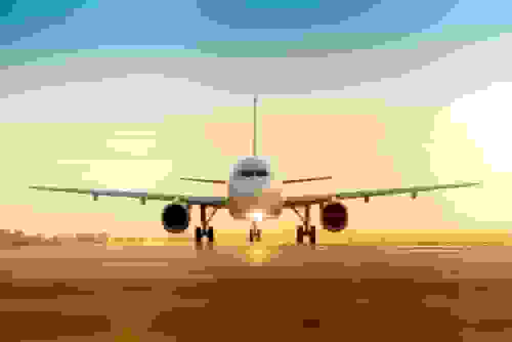 فرود هم‌زمان دو هواپیما صحنه‌ای تماشایی در آسمان