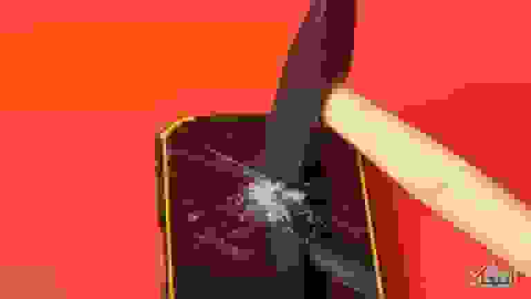 تلفن هوشمند در ۱۲ سالگی و ارتباط با مشکلات سلامت روان و جسمی کودکان