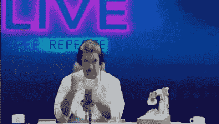 رقص مادورو در حین صحبت درباره تنش‌های ونزوئلا و آمریکا