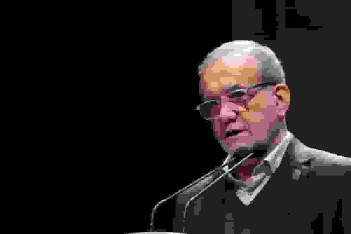 پزشکیان: دستور سیاه کردن سیم‌کارت‌های سفید برای درک مشکلات سیم‌کارت‌های سیاه